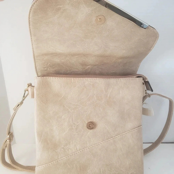 Ecosse Tan  Medium Womans CrossBody Bag. - Picture 2 of 11